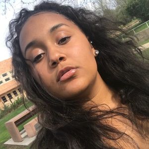 Meet your Posher, Leah